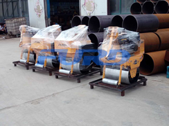 福瑞得機(jī)械5臺(tái)壓路機(jī)，一臺(tái)混凝土整平機(jī)及時(shí)發(fā)貨
