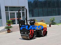 抓住特色打通渠道，全液壓小型壓路機(jī)廠家順利發(fā)展