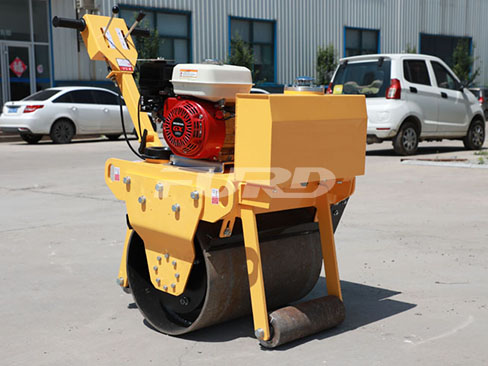 要想小型壓路機壓實效果好還需要專業(yè)的方法！